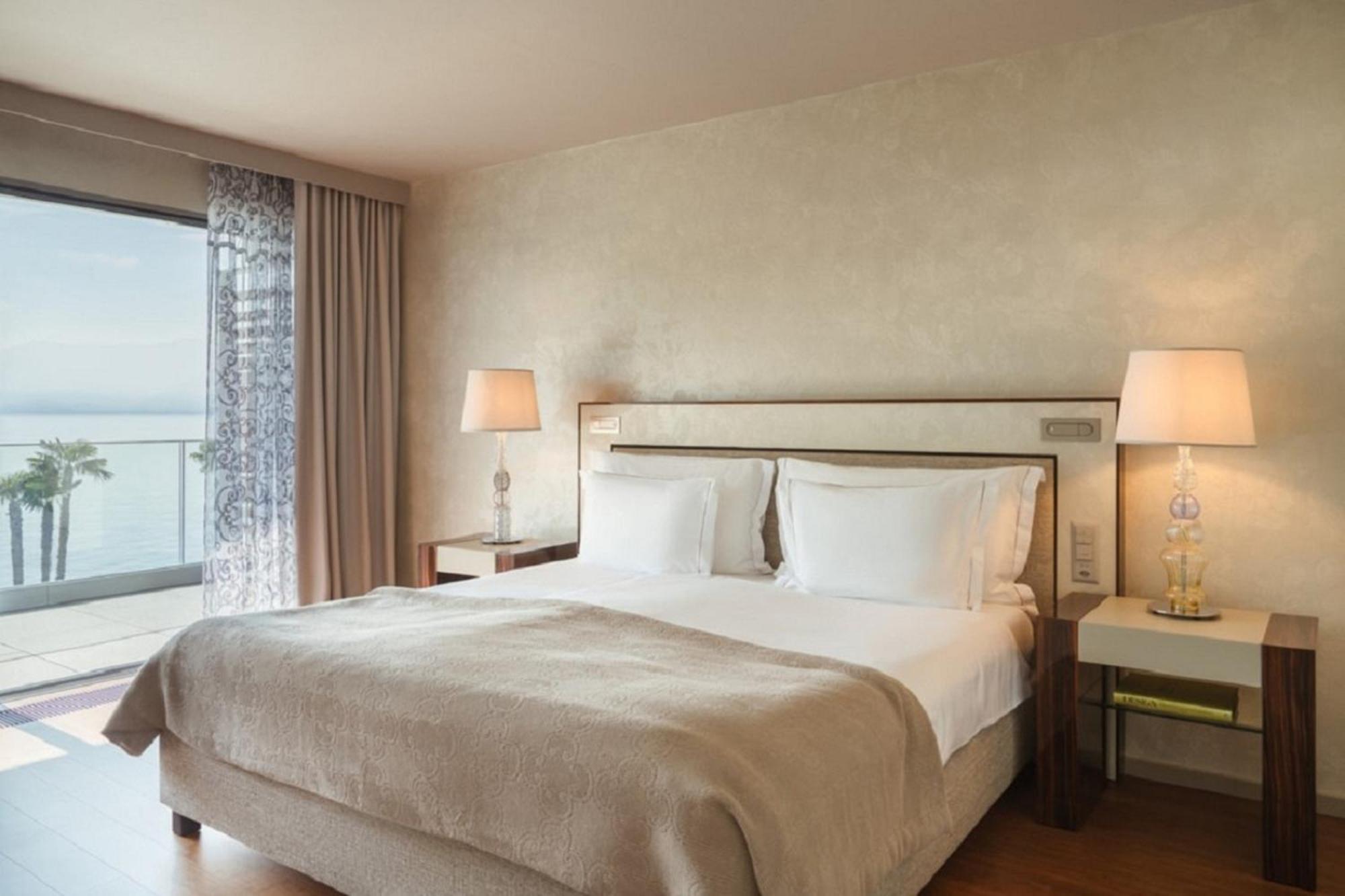 Suite Deluxe con Vista Lago